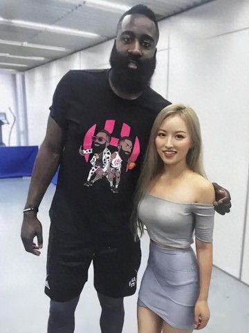 宝威体育app下载-就在今天，韦德用16年创造的季后赛纪录，被哈登打破了|德维恩·韦德|詹姆斯·哈登|科比-布莱恩特|得分后卫|nba_新浪体育_新浪新闻